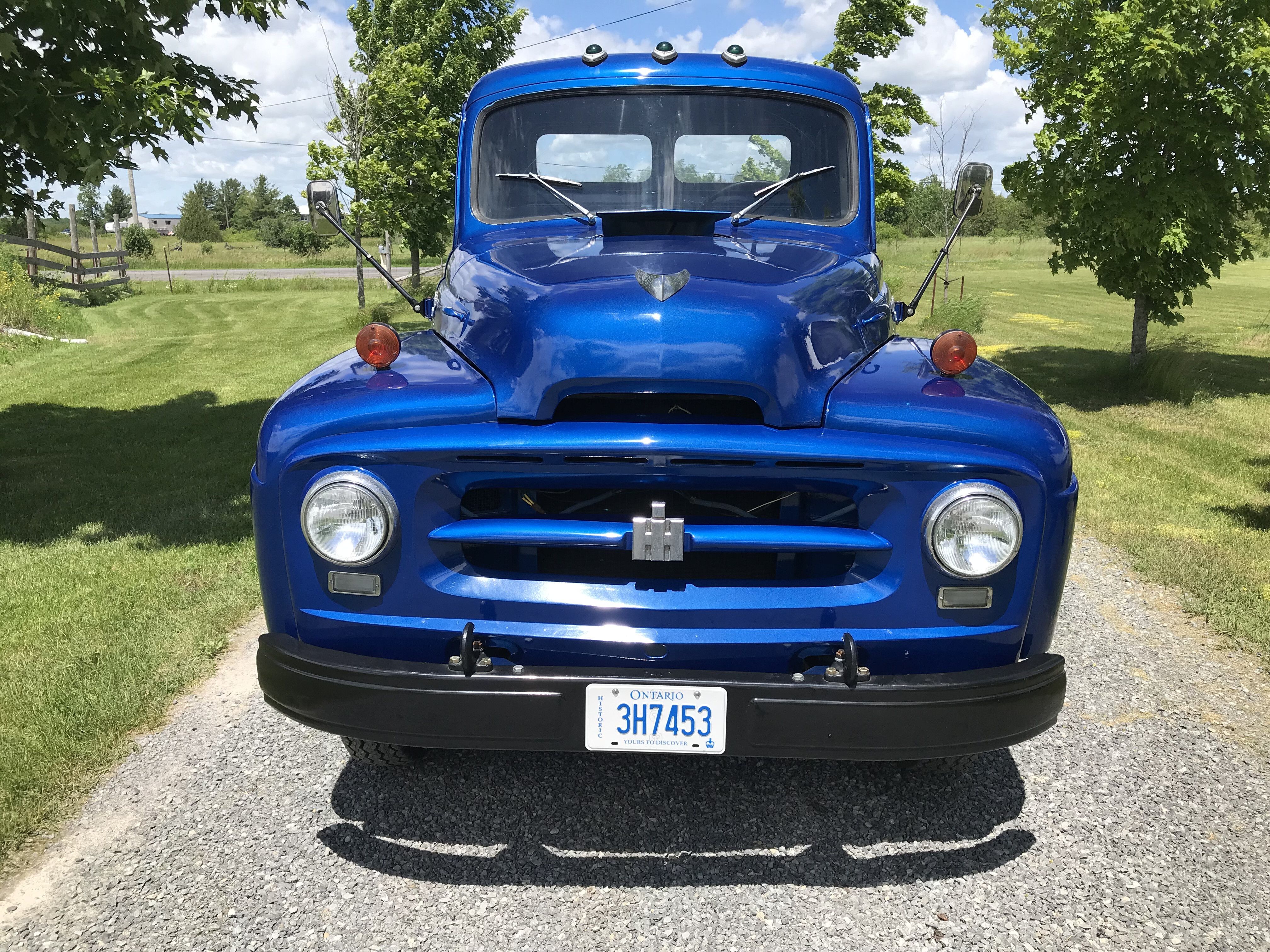 Sold - Restored 1953 International Harvester R162 Flatbed - Hemmings.com