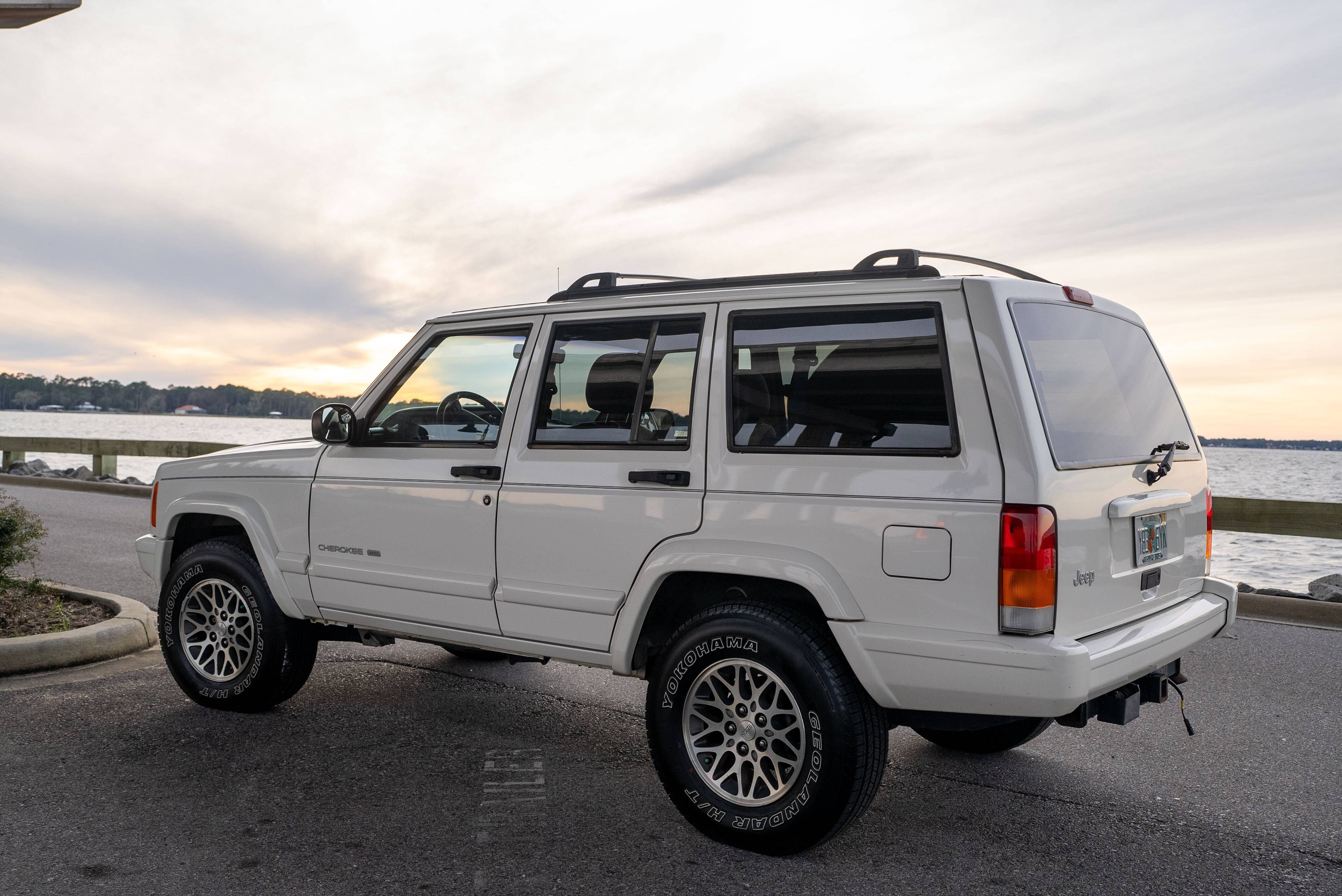 Sold - Unmodified and Well-Optioned 1999 Jeep Cherokee Limited 4x4
