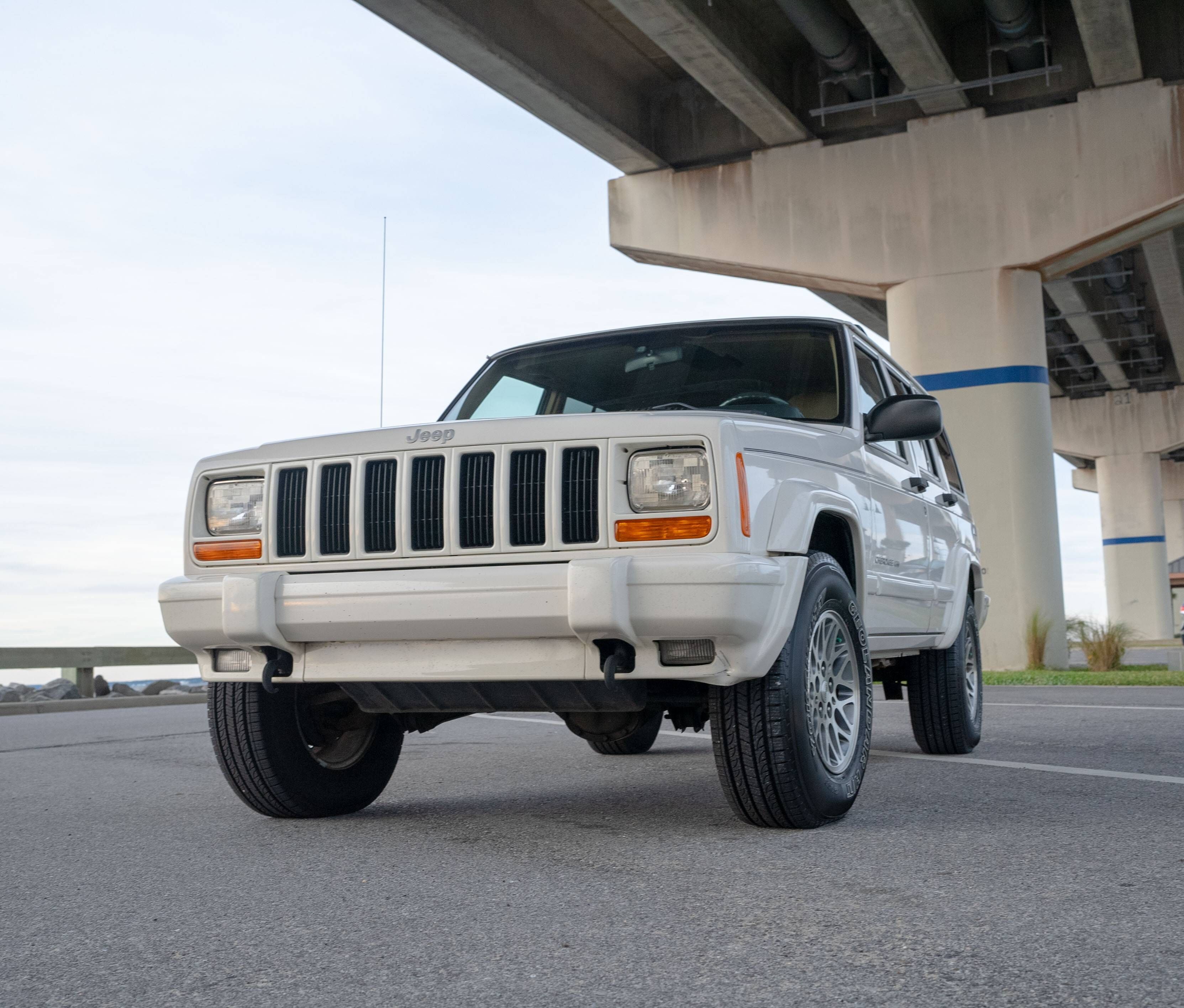 Sold - Unmodified and Well-Optioned 1999 Jeep Cherokee Limited 4x4