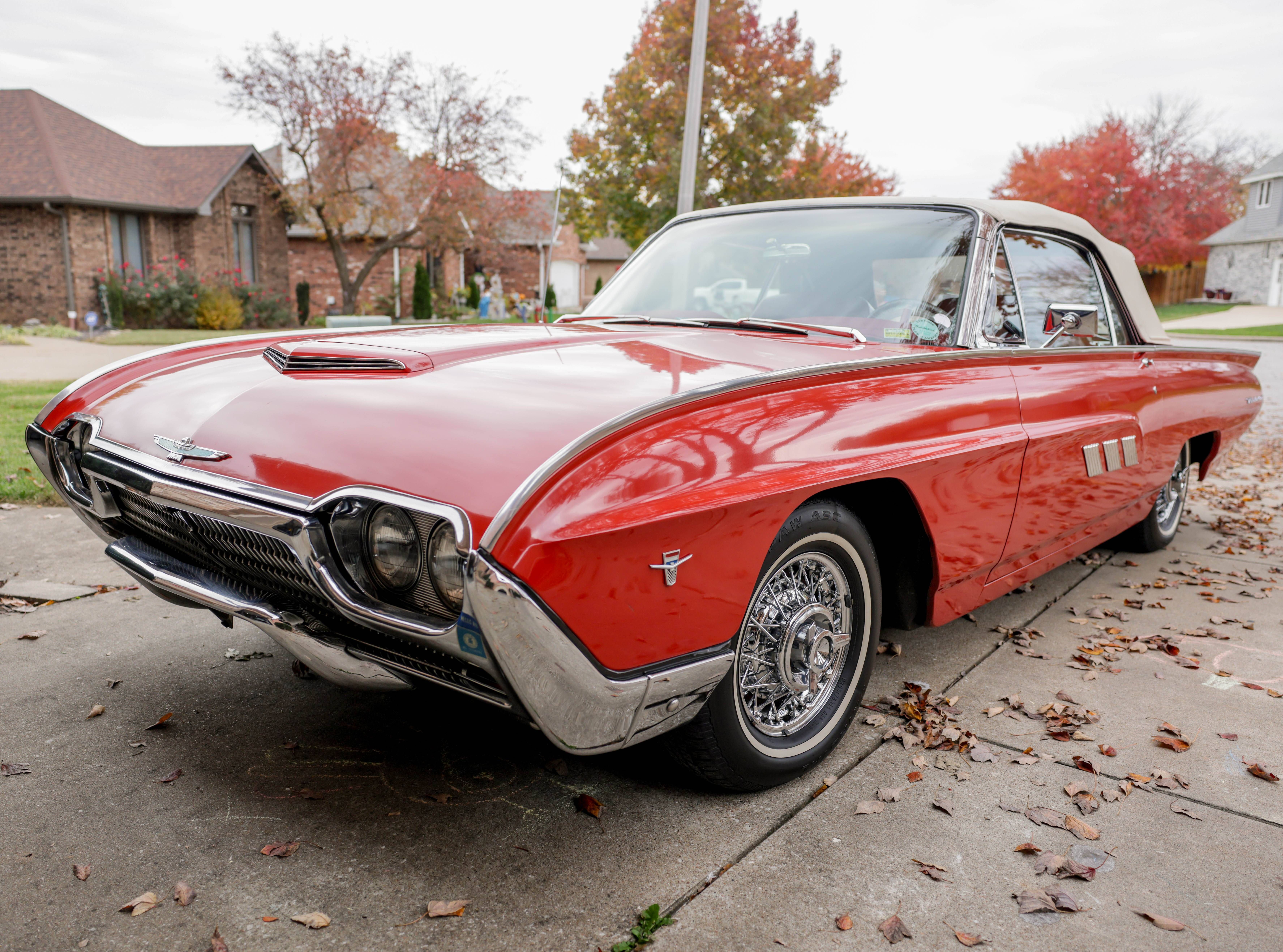 EMINEM CAR FORD THUNDERBIRD赤 2003 Ford Thunderbird | Classic Auto Mall
