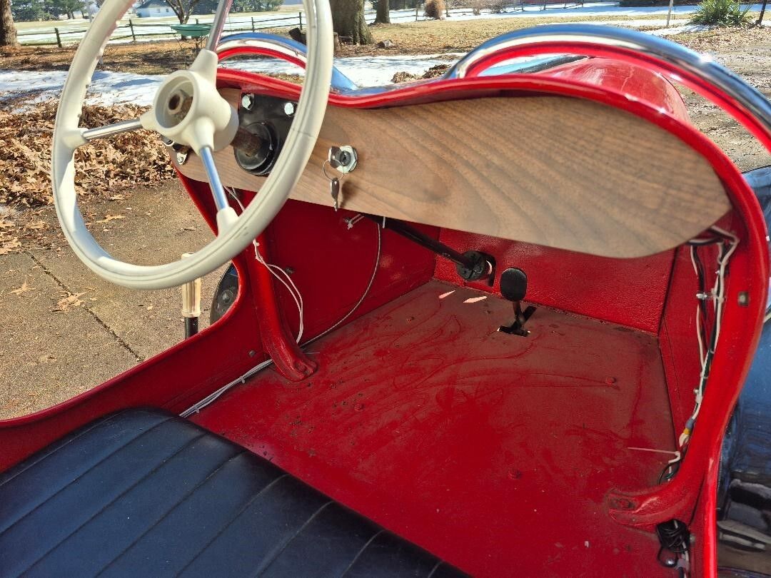 1954 IHLE Schottenring CarConvertible 016 Red and black Black vinyl Kohler 305-cc L-head four-stroke single