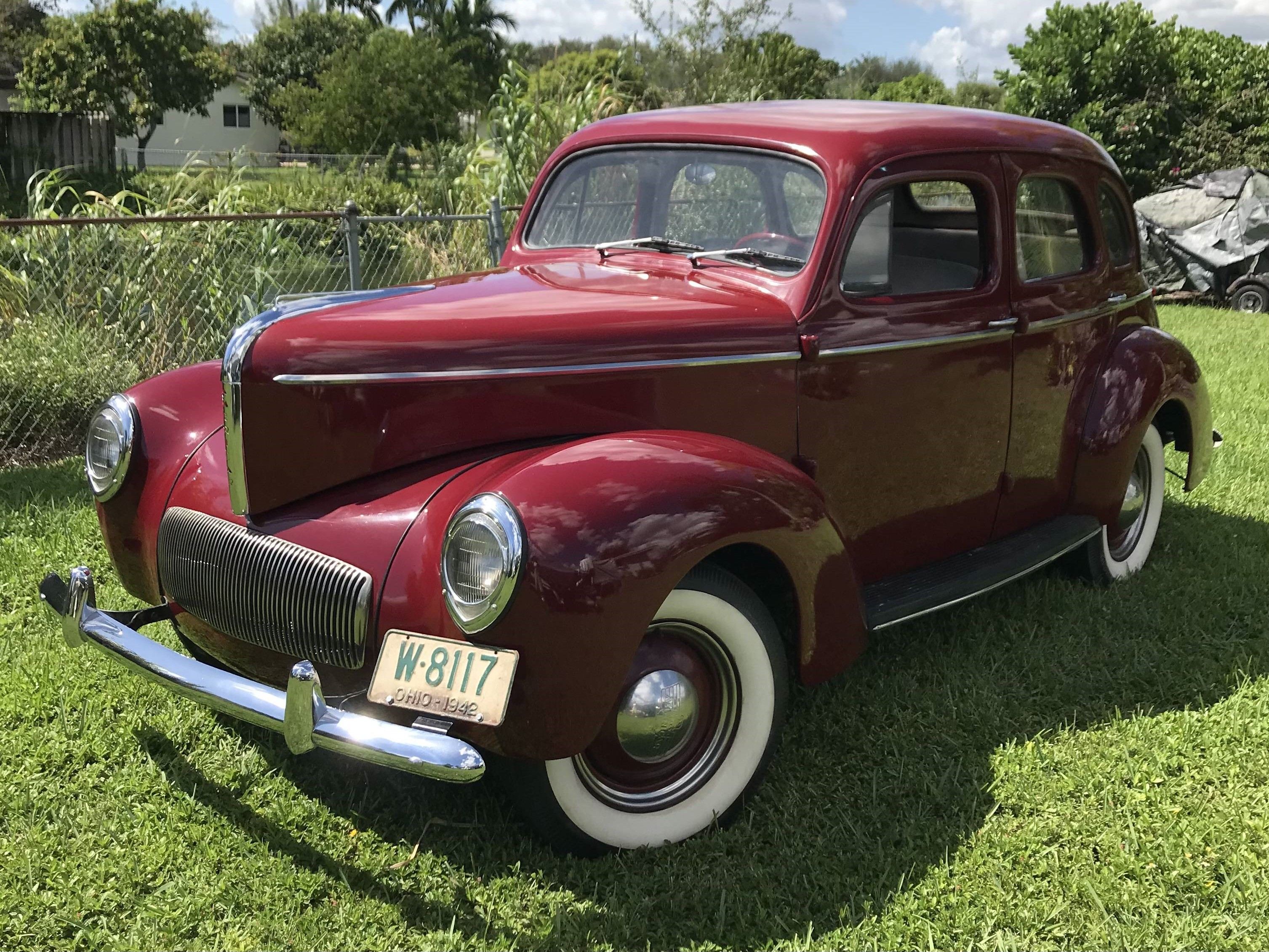 リース #492   American vintage Restored 1942 Willys Americar Deluxe Sedan - Hemmings.com