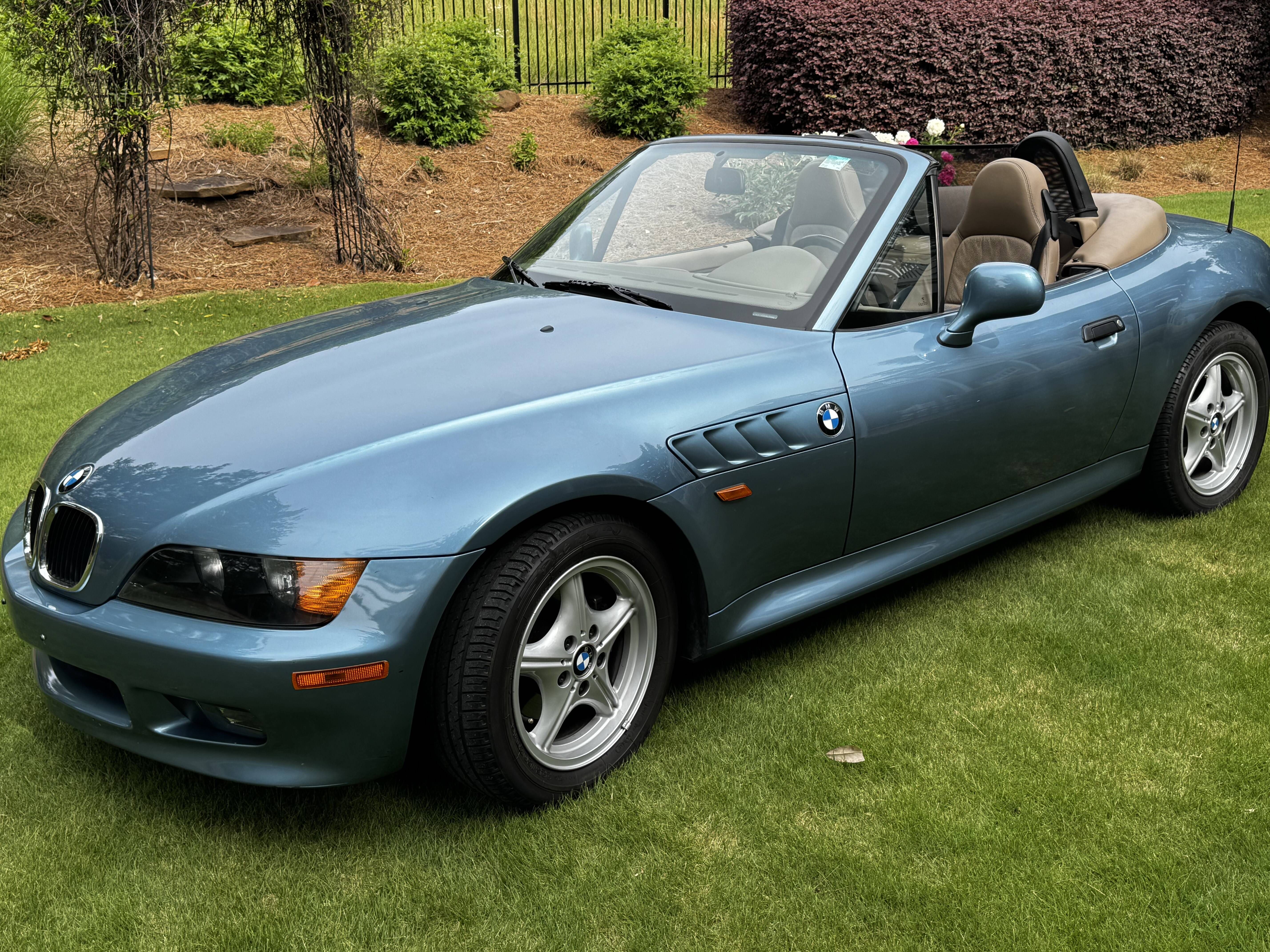 Low-Mileage, One-Owner 1998 BMW Z3 1.9 Convertible - Hemmings.com