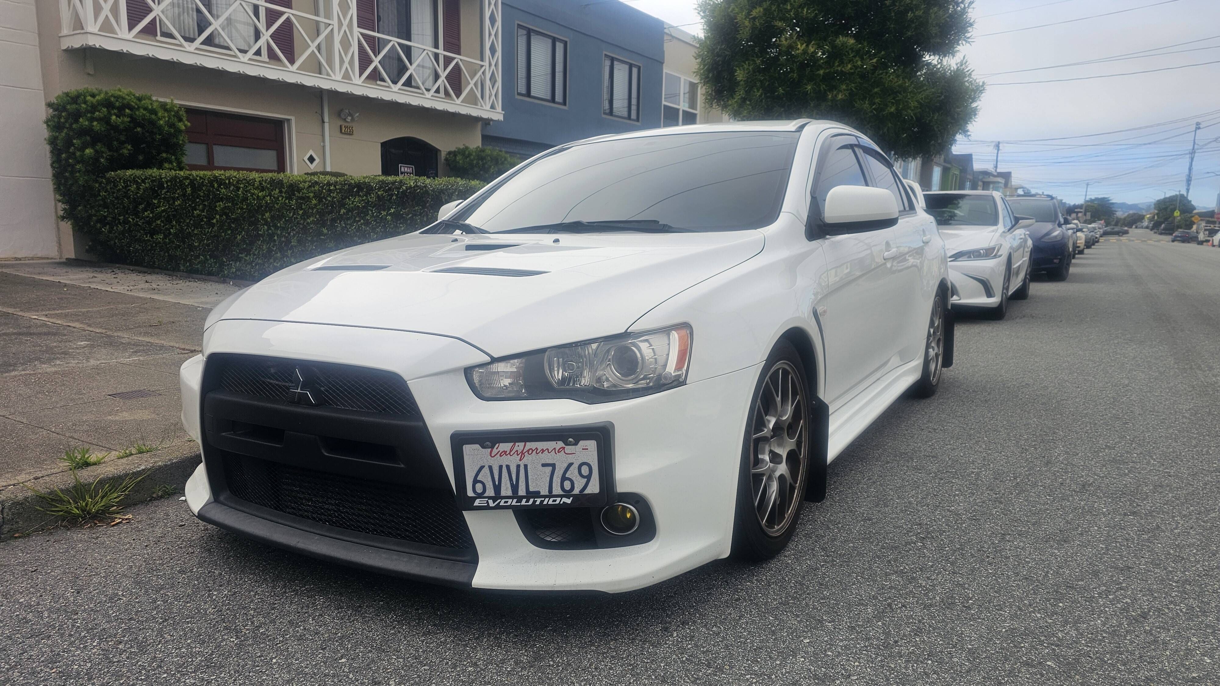 Mitsubishi Lancer Evolution White