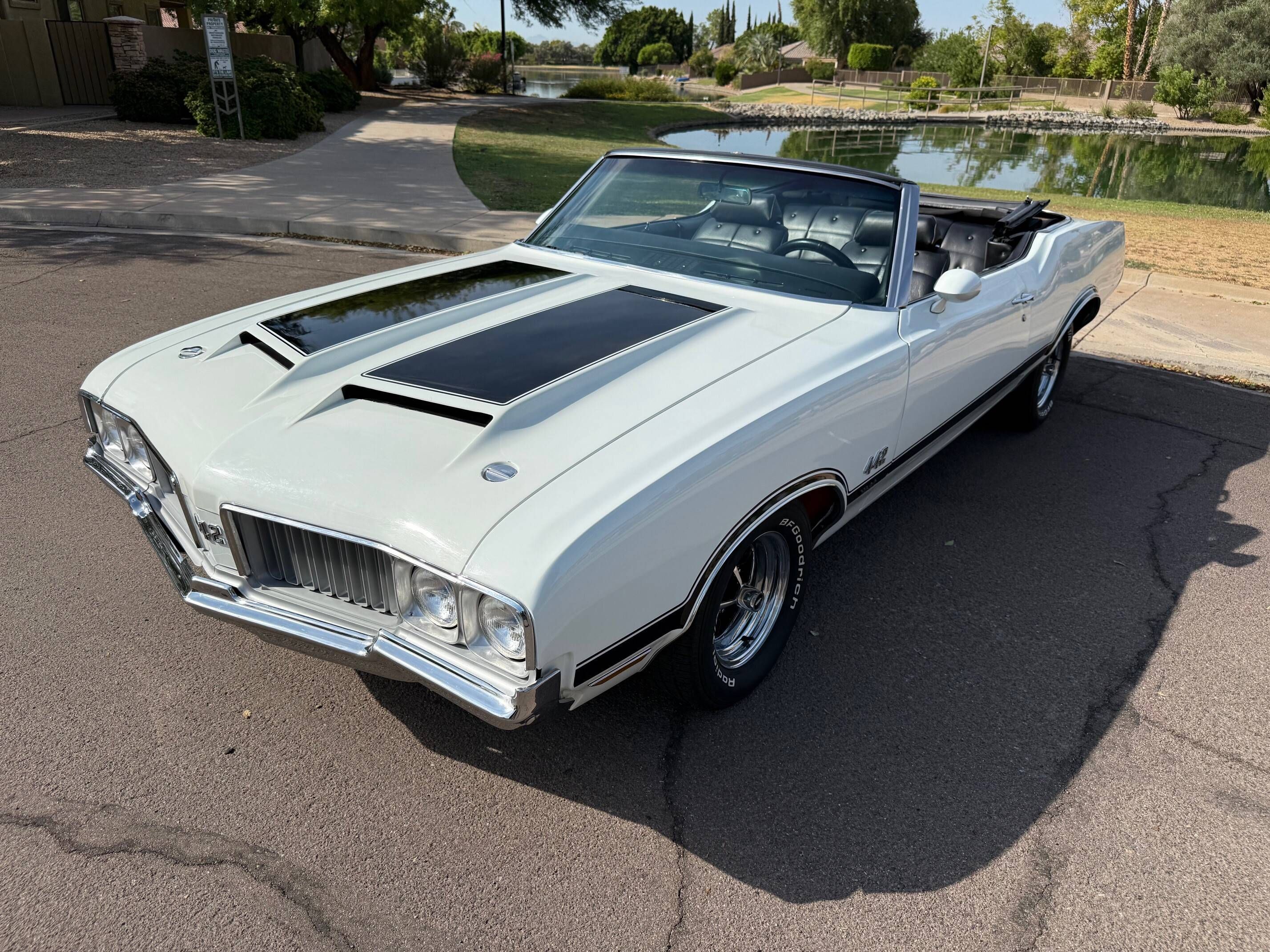 N7 ホワイト Nicely Restored Arizona 1970 Oldsmobile 442 Convertible with