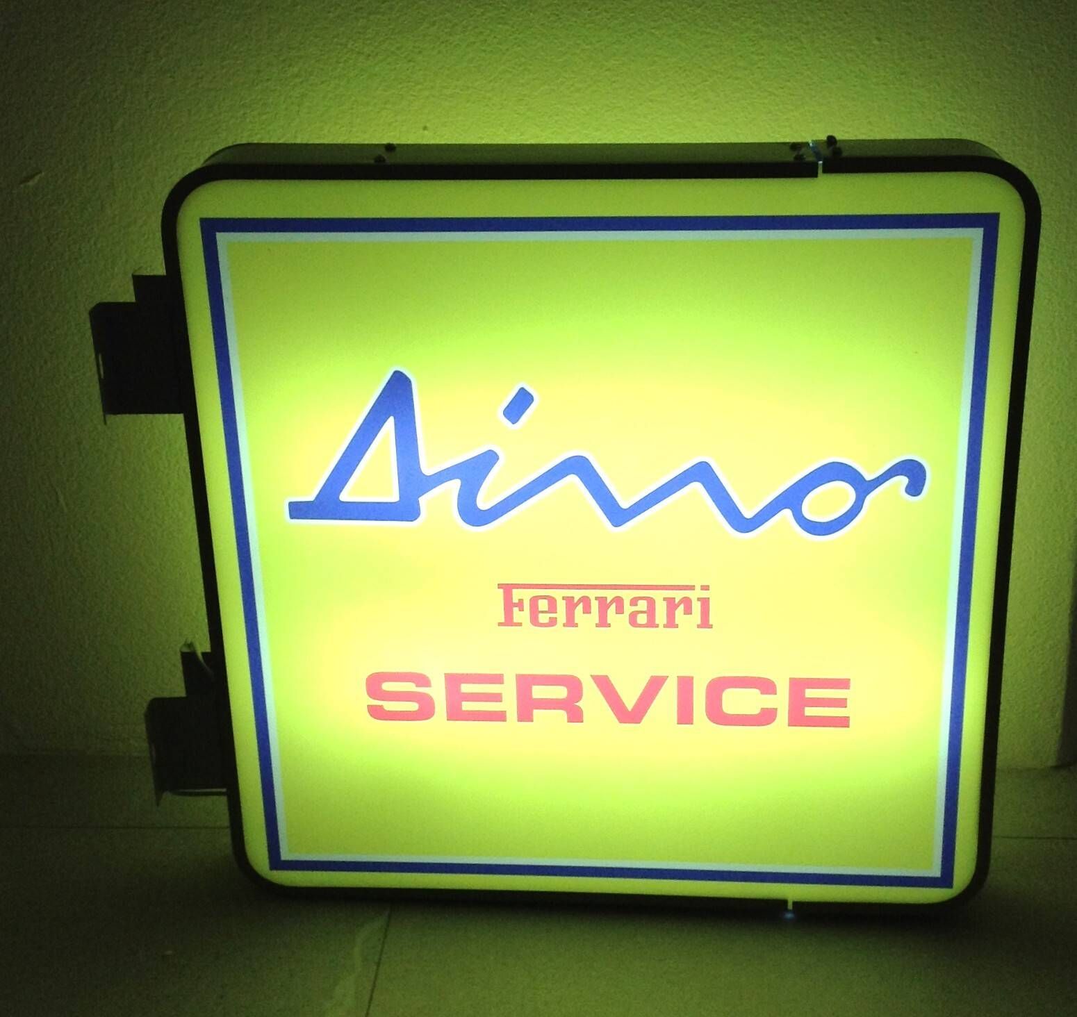 お値下げ！　ほぼ新品　Dino SERVICE 看板 Sold - 1970 Ferrari Dino Service Lighted Sign | Hemmings