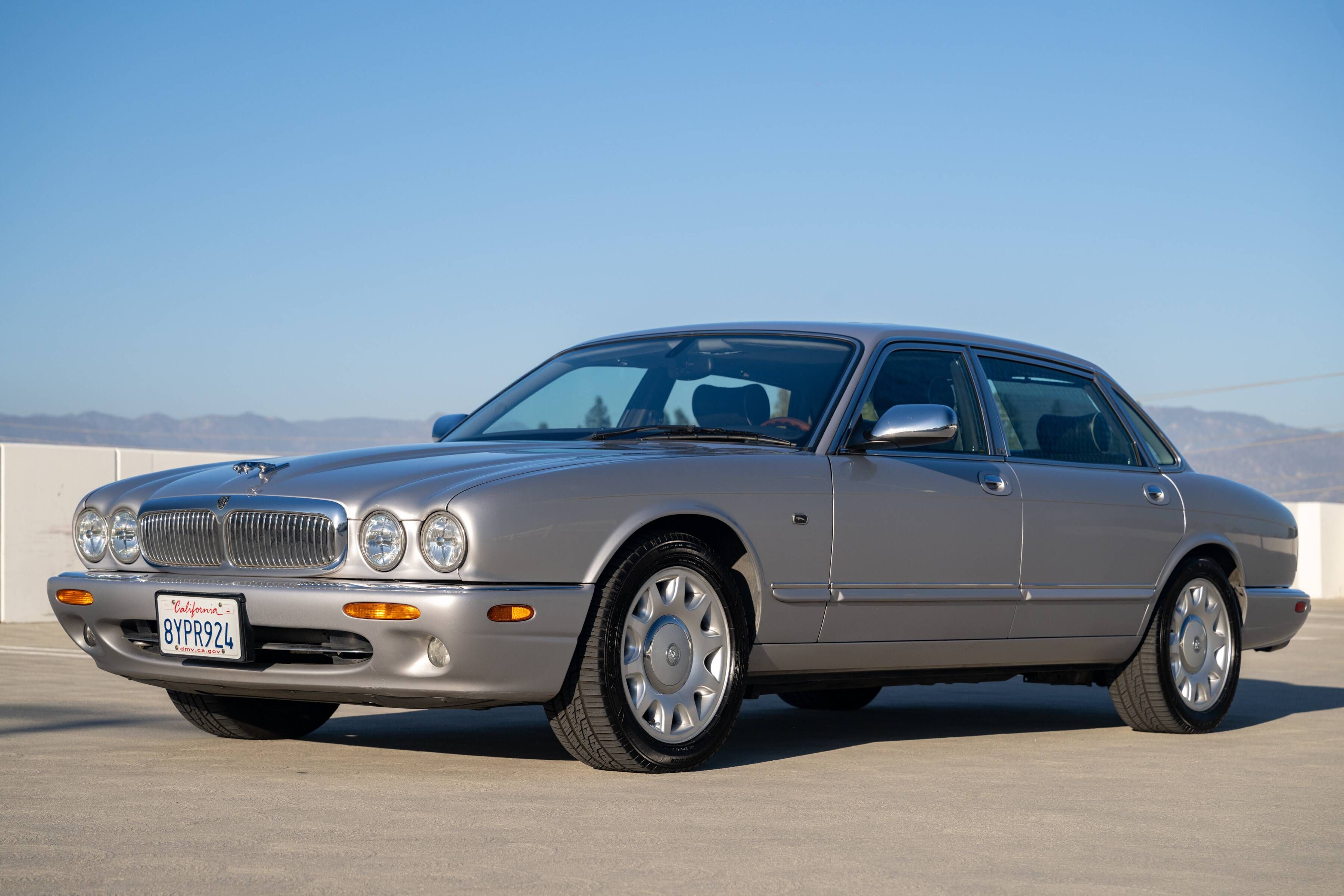 Late-Production 2003 Jaguar Super V8 Vanden Plas - Hemmings.com