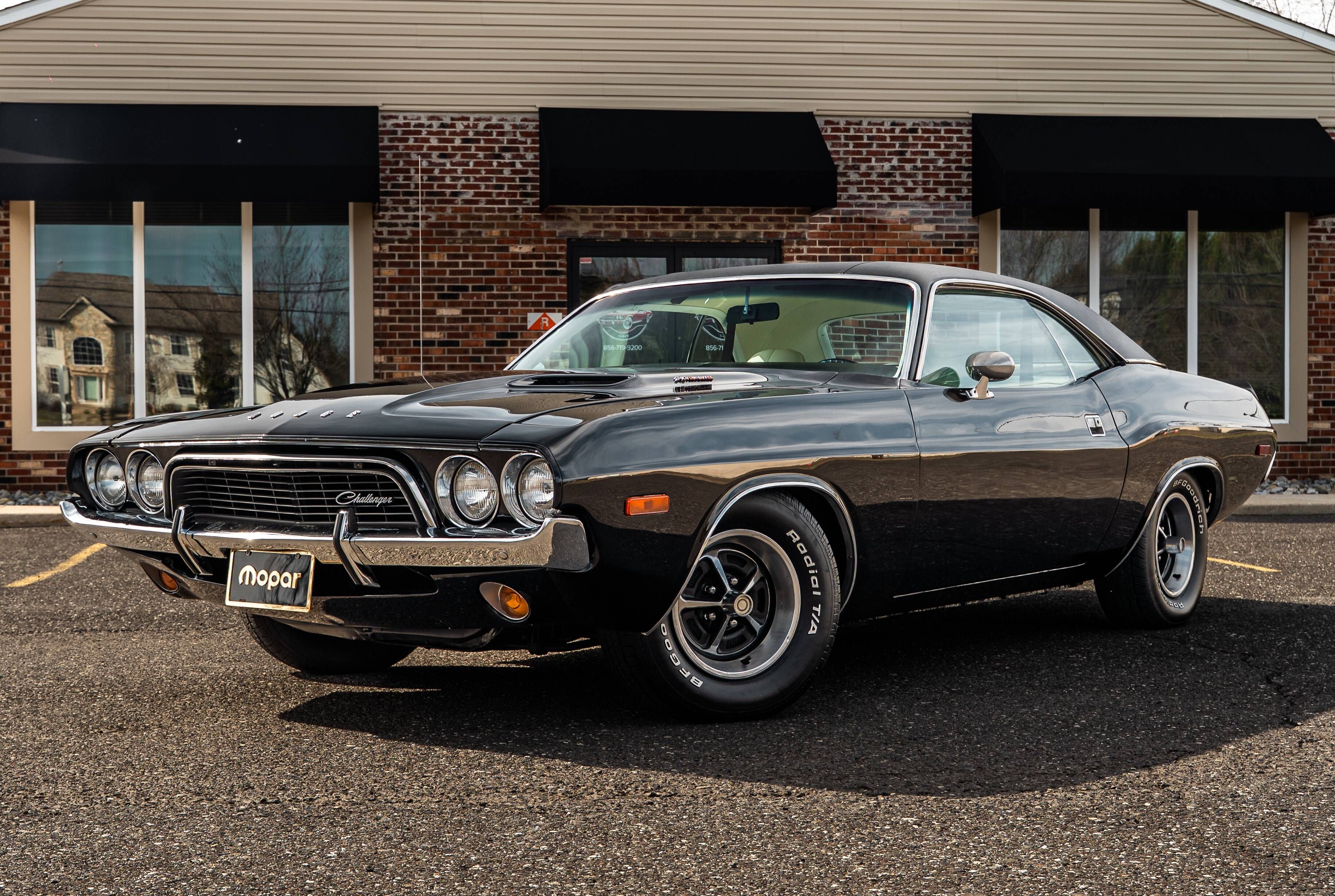 ダッヂページ 1972 Dodge Challenger Black Coupe with Big Block Mopar Power