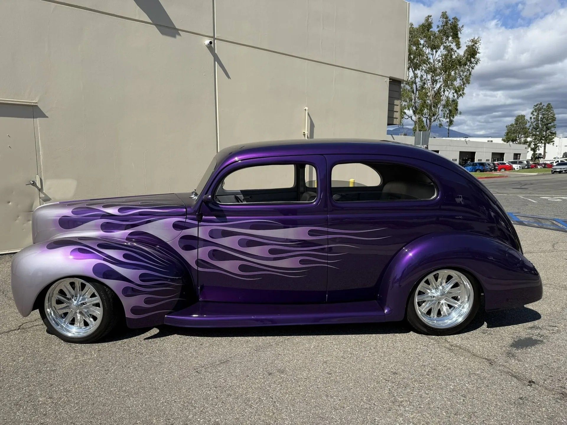 1940 Ford Deluxe Tudor Sedan Street Rod ZZ5 400HP V8 Award-Winning