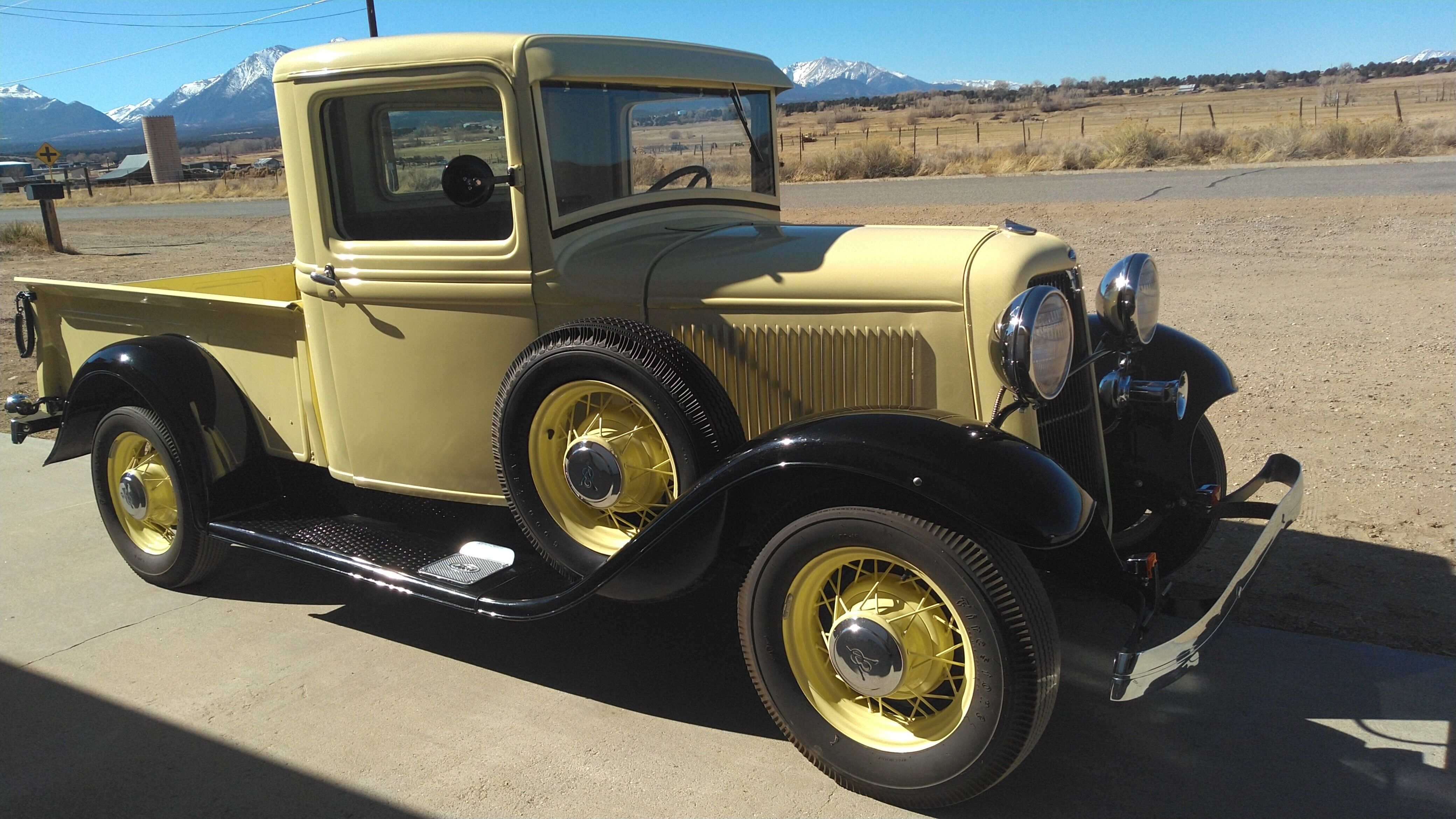 1933 Ford Model 46