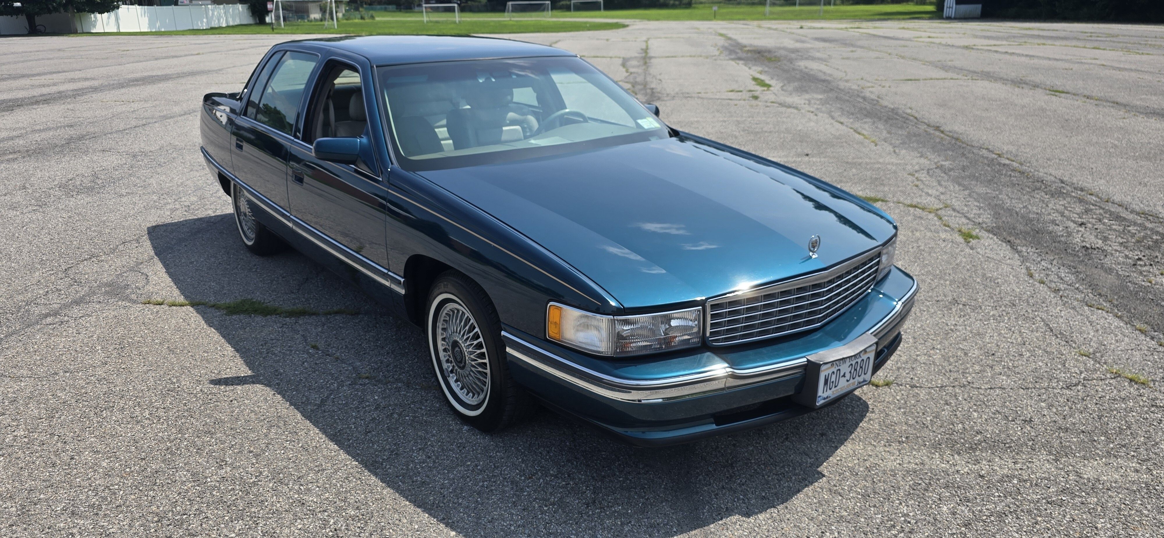 キャデラック　BLUEMOON One Family Owned 1995 Cadillac Sedan DeVille Under 89K Miles