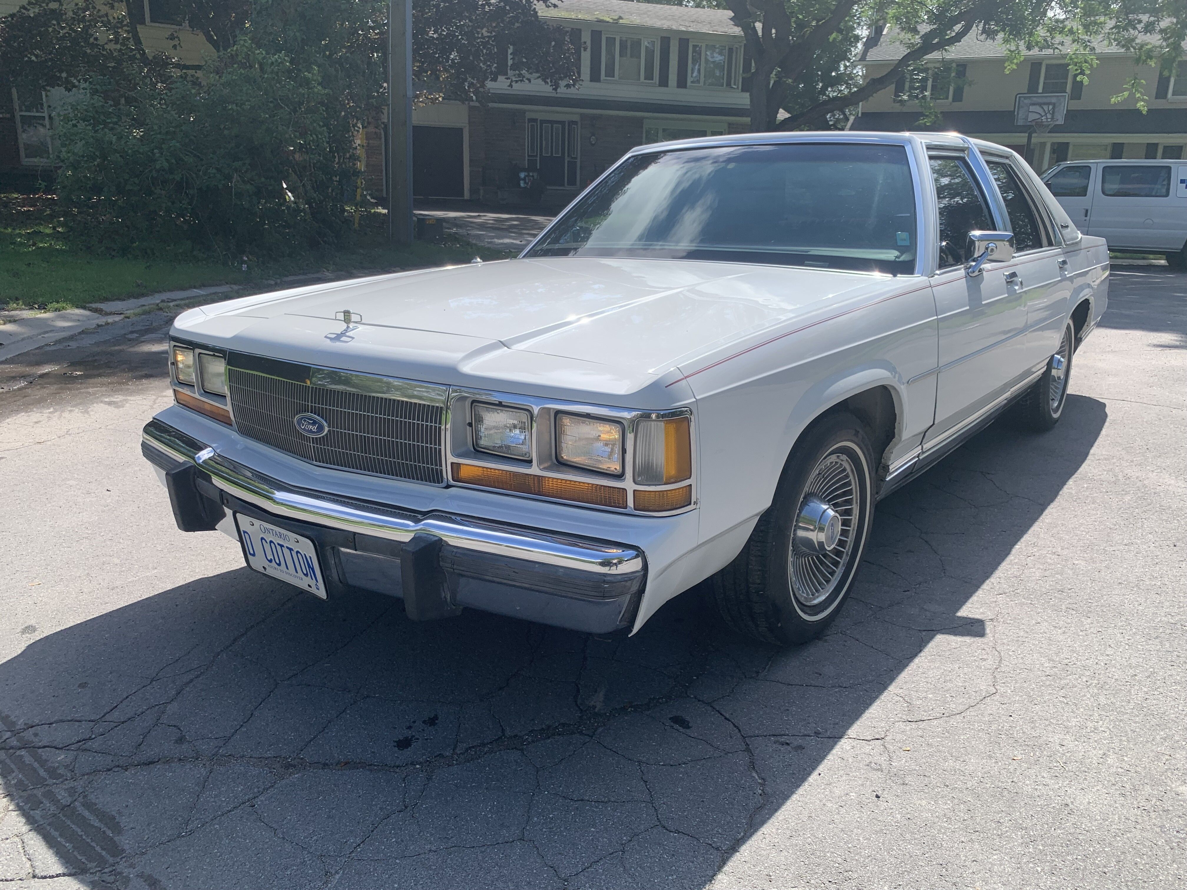 1990 Ford Crown Victoria