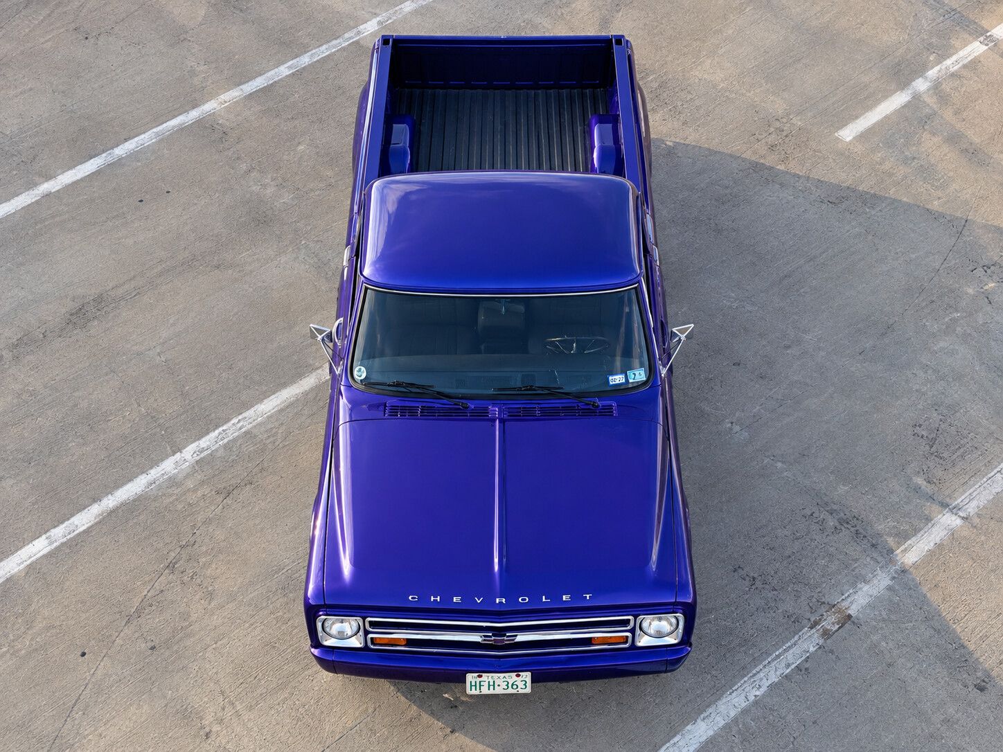 Customized 1972 Chevrolet C10 Pickup With a 355 V8